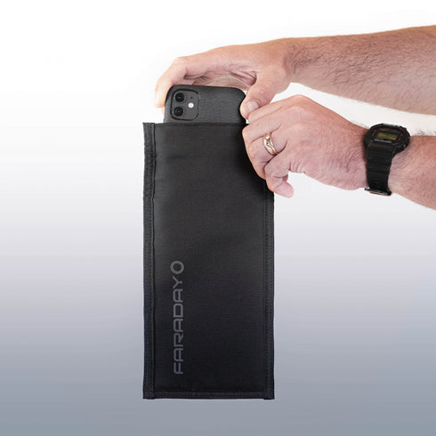 JACKET Pro Faraday CORDURA® Vertical Phone Bag – Magnetic Closure (4.5″ x 8″)